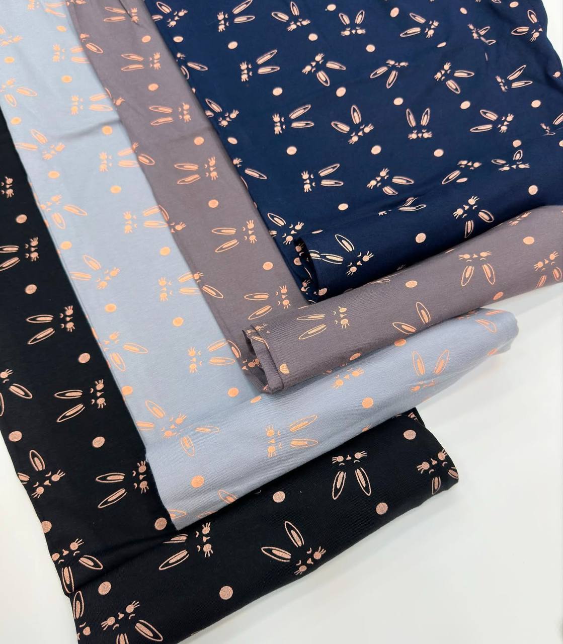 photo_5875477972481936177_y