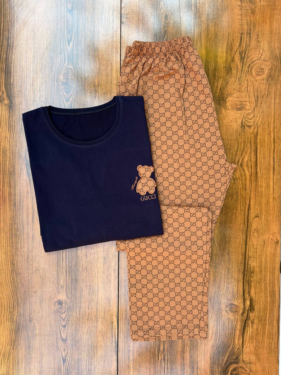 photo_5879704512358976763_y