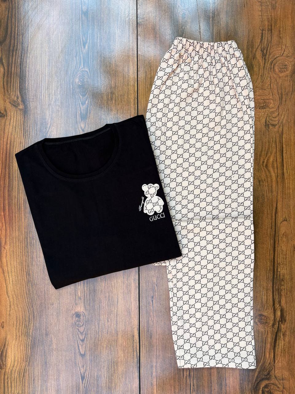 photo_5879704512358976764_y