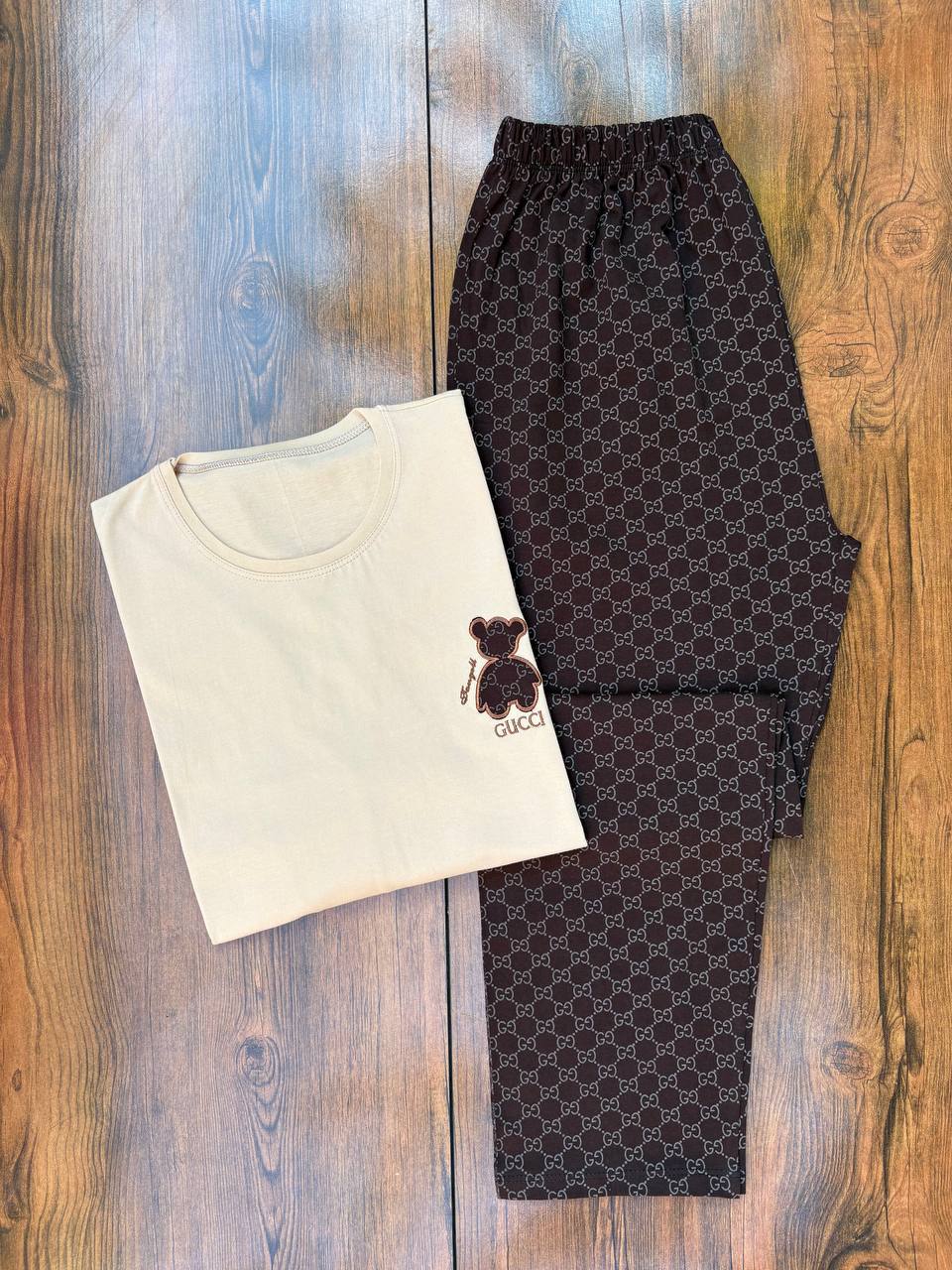 photo_5879704512358976765_y