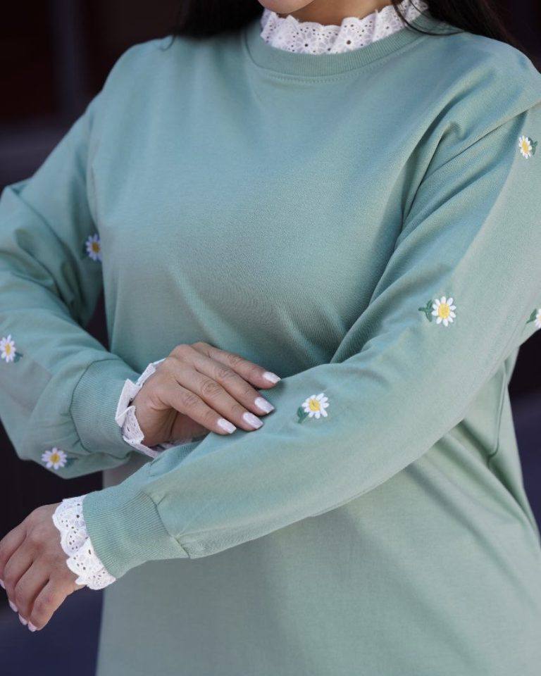 photo_5886753451339877135_y