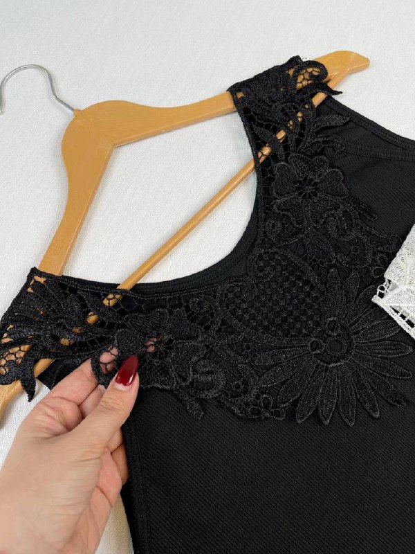 photo_5765079720788691941_x